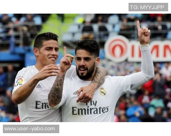 曼城冬窗或引援右后卫视胡桑诺夫表现而定