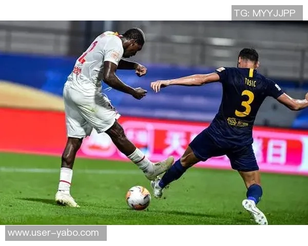 吾米提江巧妙运用马赛回旋发动反击却因踩脚犯规被裁判吹停引发争议